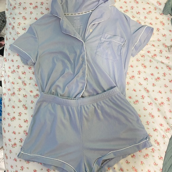 Pajama set - Picture 3 of 5